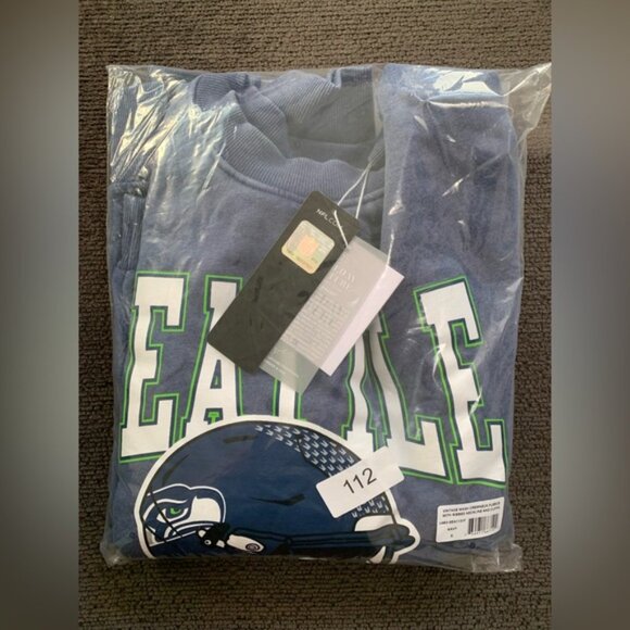 Seattle Seahawks NFL Gameday Couture Oversized Sweatshirt Navy NWT 🌴 - Picture 7 of 7